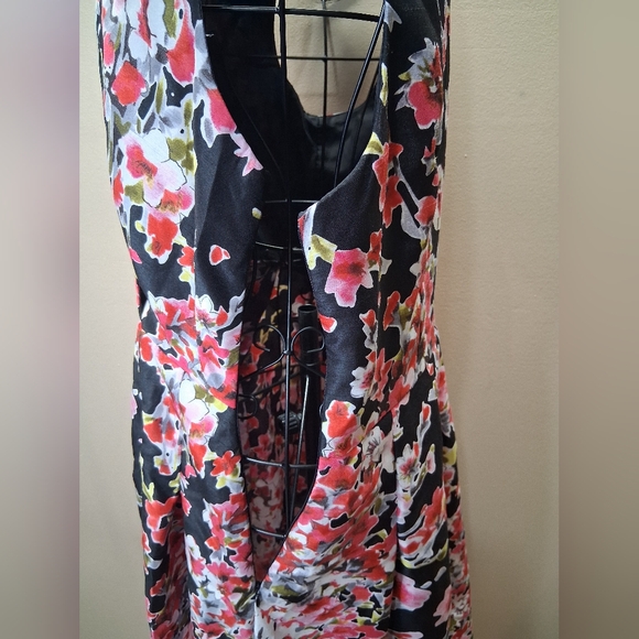 NWOT    SZ-14 Floral Sleeveless Dress - Picture 11 of 14